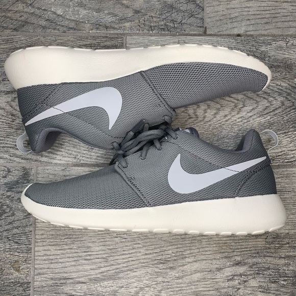nike roshe one cool grey